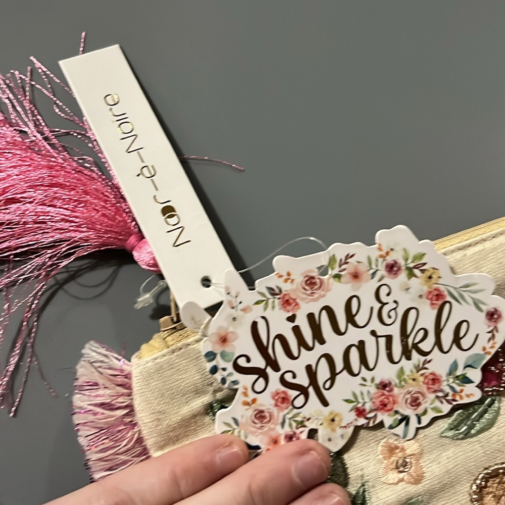 Handcrafted pouch - Picture 3 of 3